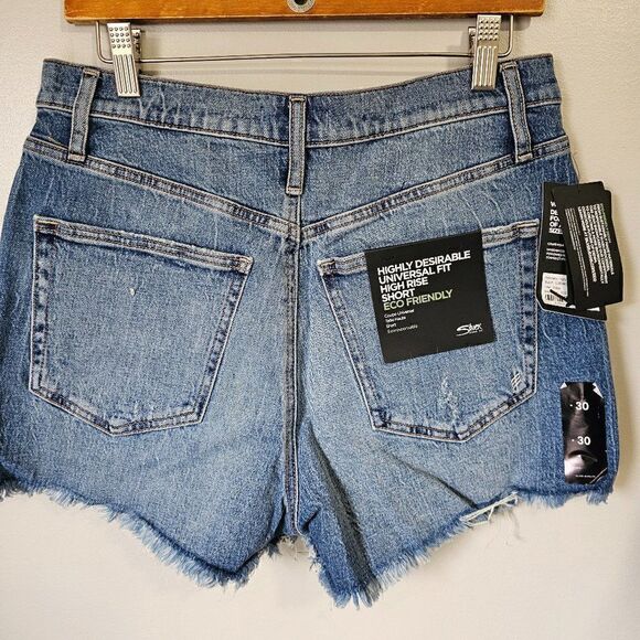 NWT SILVER JEANS HIGHLY DESIRABLE UNIVERSAL FIT HI RISE SHORT ECO FRIENDLY 30W - Picture 2 of 16